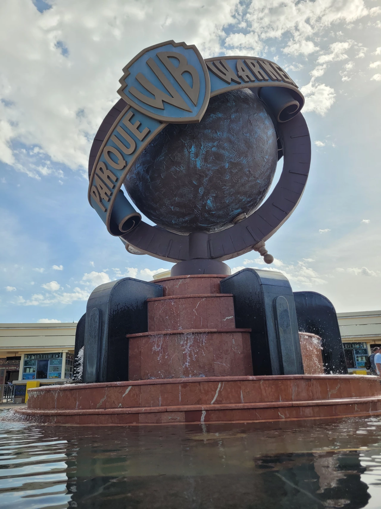 Warner Park - Statue am Eingang